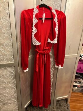 Vintage Red Long Sleeve robe with Lace Trim